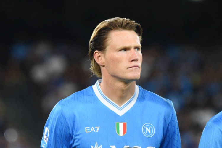 前队医：麦克托米奈一个月就能重返赛场，若不手术未来可能有危险